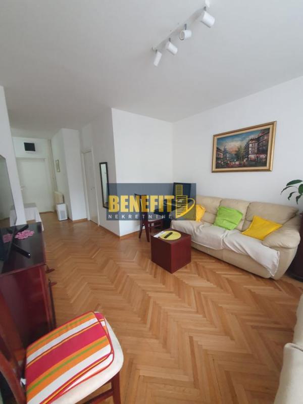 Stan na prodaju u Beogradu, Krunski venac, troiposoban, 76m2, cena 360000 evra