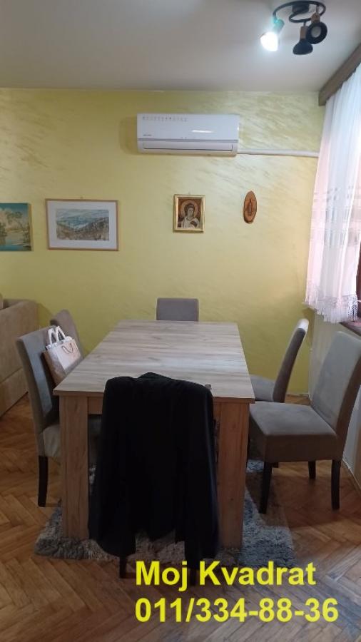 Stan na prodaju u Beogradu, Banovo brdo, trosoban, 75m2, cena 210000 evra