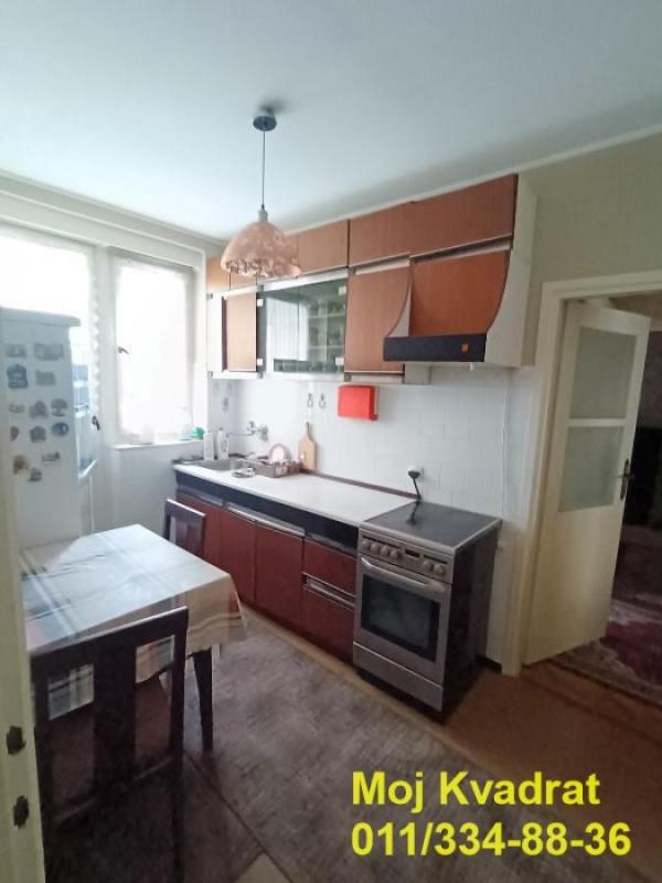Stan na prodaju u Beogradu, Novi Beograd blok 38 (OŠ Ratko Mitrović), dvoiposoban, 65m2, cena 199000 evra