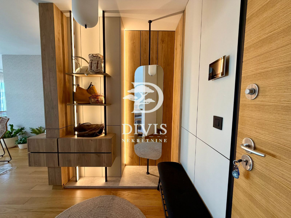 Stan na prodaju u Beogradu, Zemun centar,Zemun, cetvorosoban, 115m2, cena 380000 evra