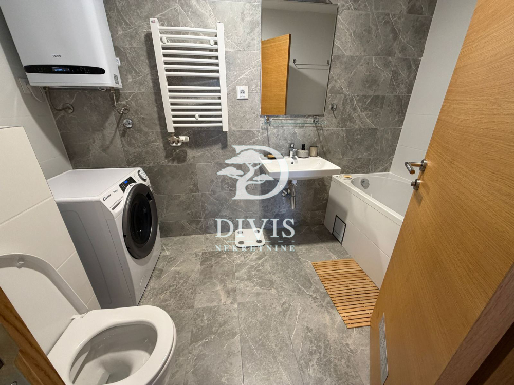 Stan na prodaju u Beogradu, Zemun centar,Zemun, cetvorosoban, 115m2, cena 380000 evra