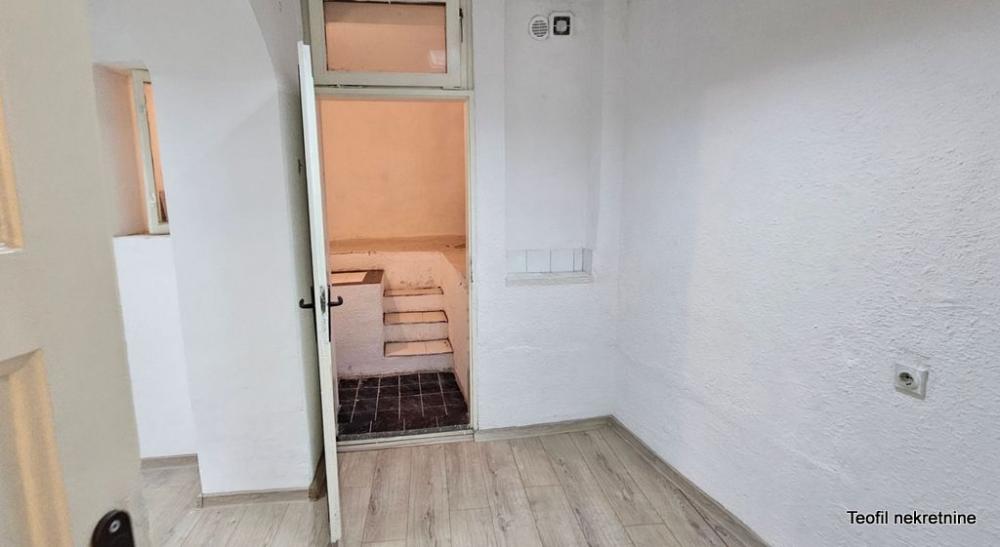 Stan na prodaju u Beogradu, Vračar, trosoban, 60m2, cena 180000 evra