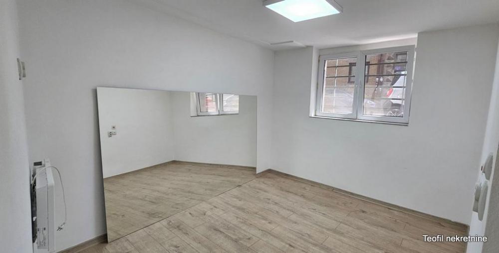 Stan na prodaju u Beogradu, Vračar, trosoban, 60m2, cena 180000 evra