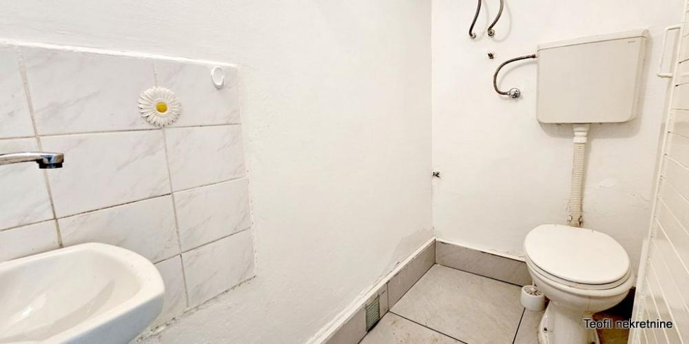 Stan na prodaju u Beogradu, Vračar, trosoban, 60m2, cena 180000 evra