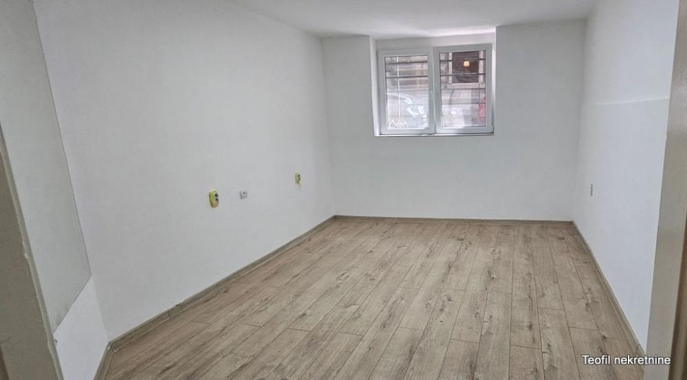 Stan na prodaju u Beogradu, Vračar, trosoban, 60m2, cena 180000 evra