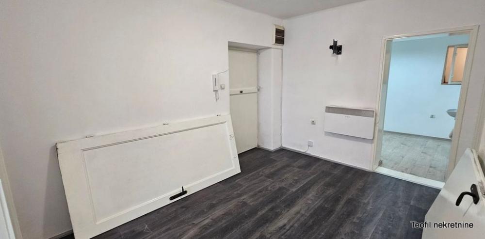 Stan na prodaju u Beogradu, Vračar, trosoban, 60m2, cena 180000 evra