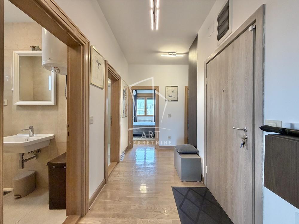 Stan na prodaju u Beogradu, Pašino brdo, cetvorosoban, 99m2, cena 412000 evra