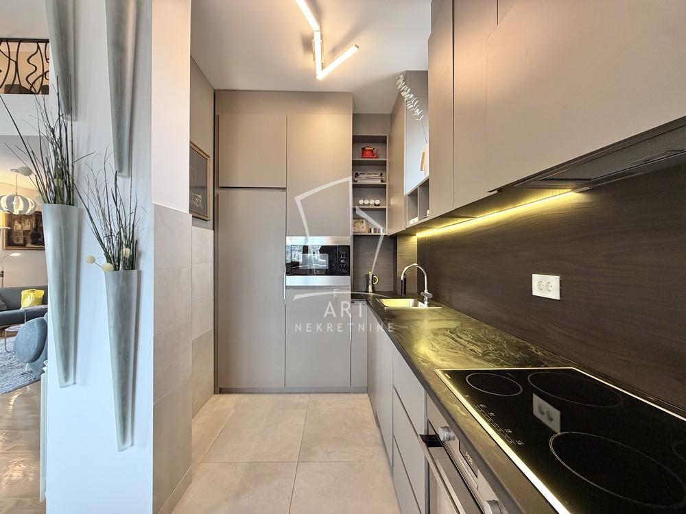 Stan na prodaju u Beogradu, Pašino brdo, cetvorosoban, 99m2, cena 412000 evra