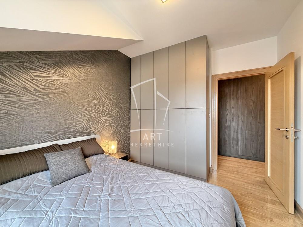 Stan na prodaju u Beogradu, Pašino brdo, cetvorosoban, 99m2, cena 412000 evra