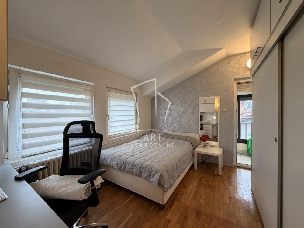Stan na prodaju u Beogradu, Miljakovac, trosoban, 50m2, cena 148000 evra