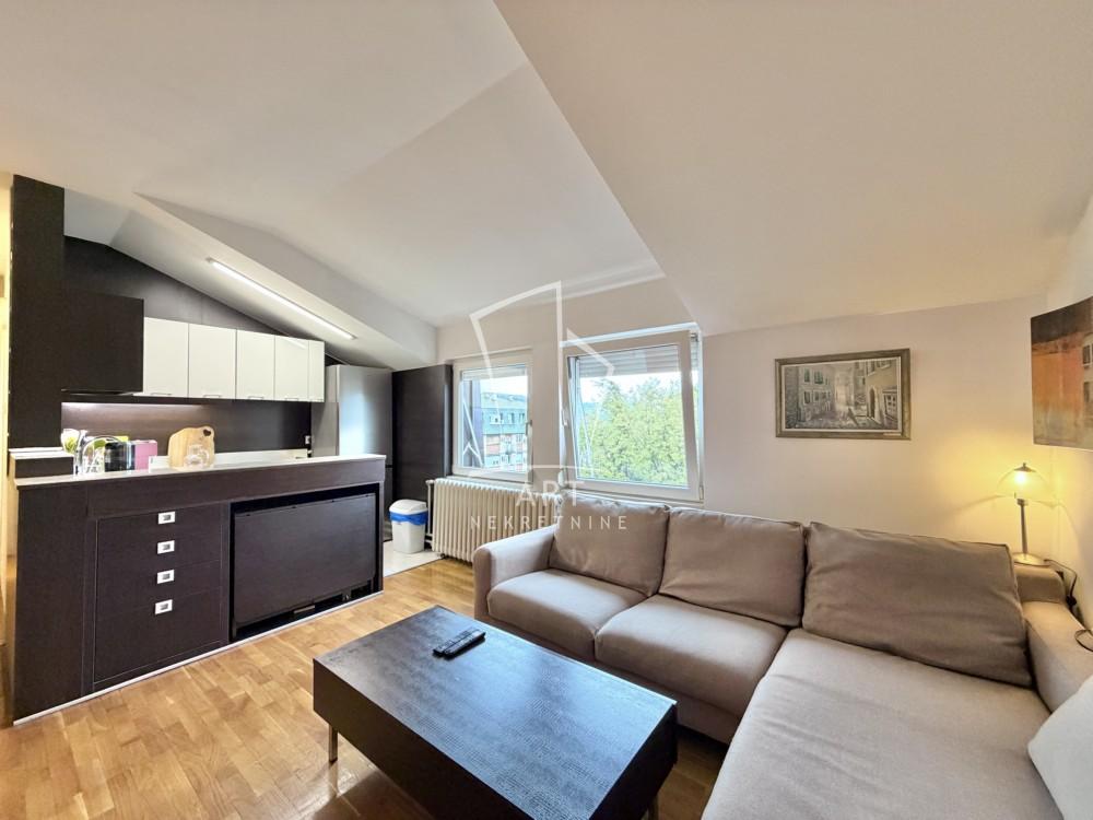 Stan na prodaju u Beogradu, Miljakovac, trosoban, 50m2, cena 148000 evra