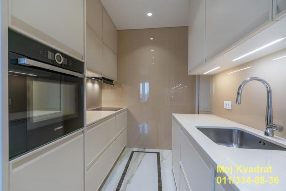 Stan na prodaju u Beogradu, Novi Beograd blok 9A (Dom Zdravlja), cetvorosoban, 167m2, cena 949999 evra