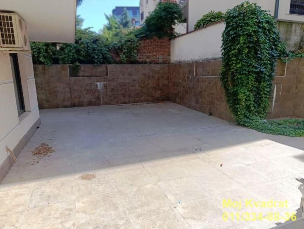 Stan na prodaju u Beogradu, Voždovac, trosoban, 70m2, cena 250000 evra