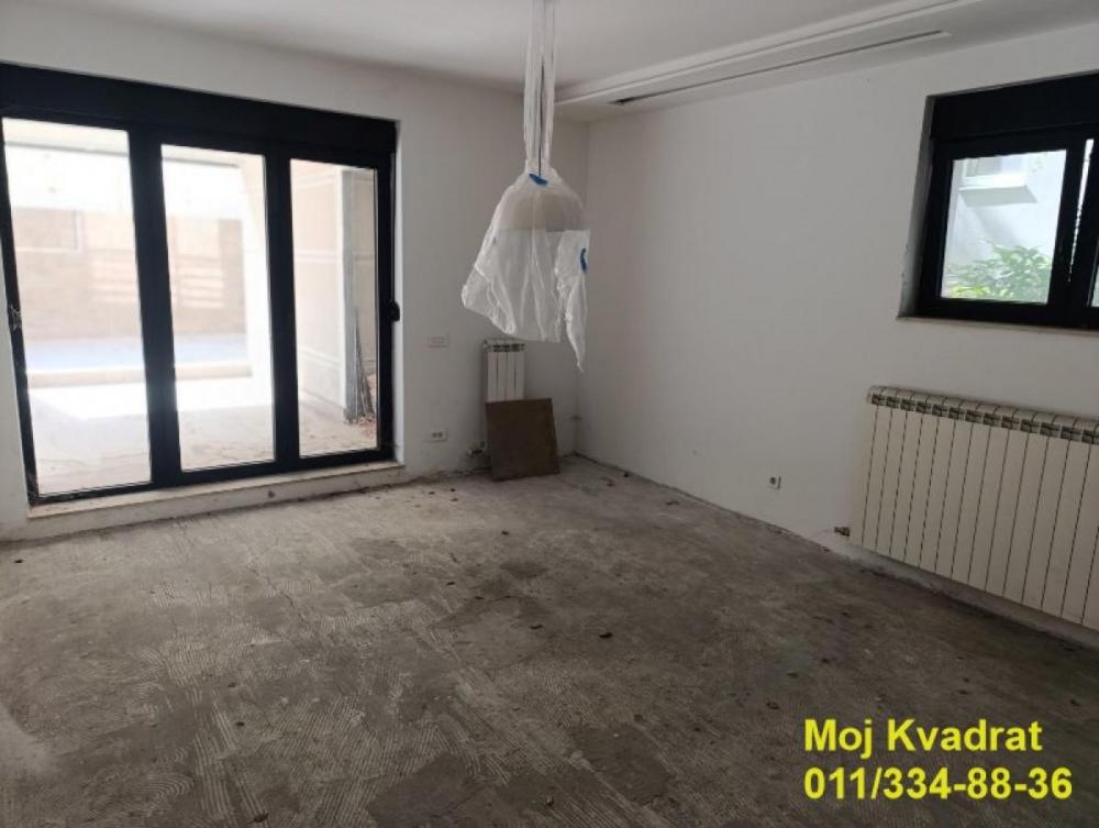 Stan na prodaju u Beogradu, Voždovac, trosoban, 70m2, cena 250000 evra