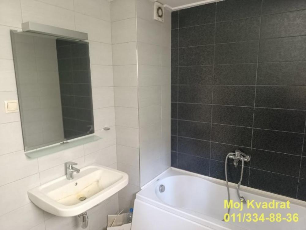 Stan na prodaju u Beogradu, Voždovac, trosoban, 70m2, cena 250000 evra