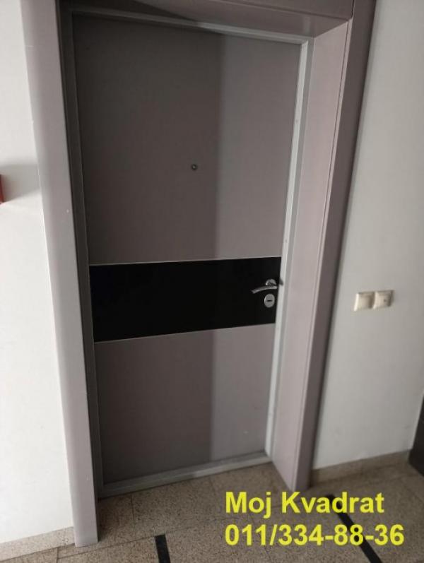 Stan na prodaju u Beogradu, Voždovac, trosoban, 70m2, cena 250000 evra