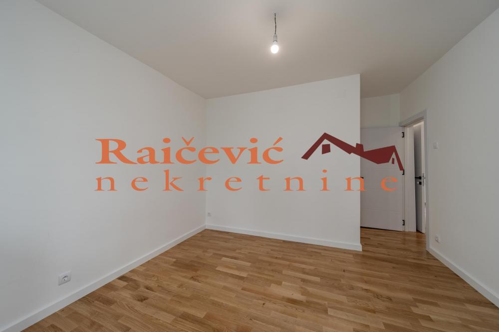 Stan na prodaju u Beogradu, Zemun, dvoiposoban, 61m2, cena 205000 evra