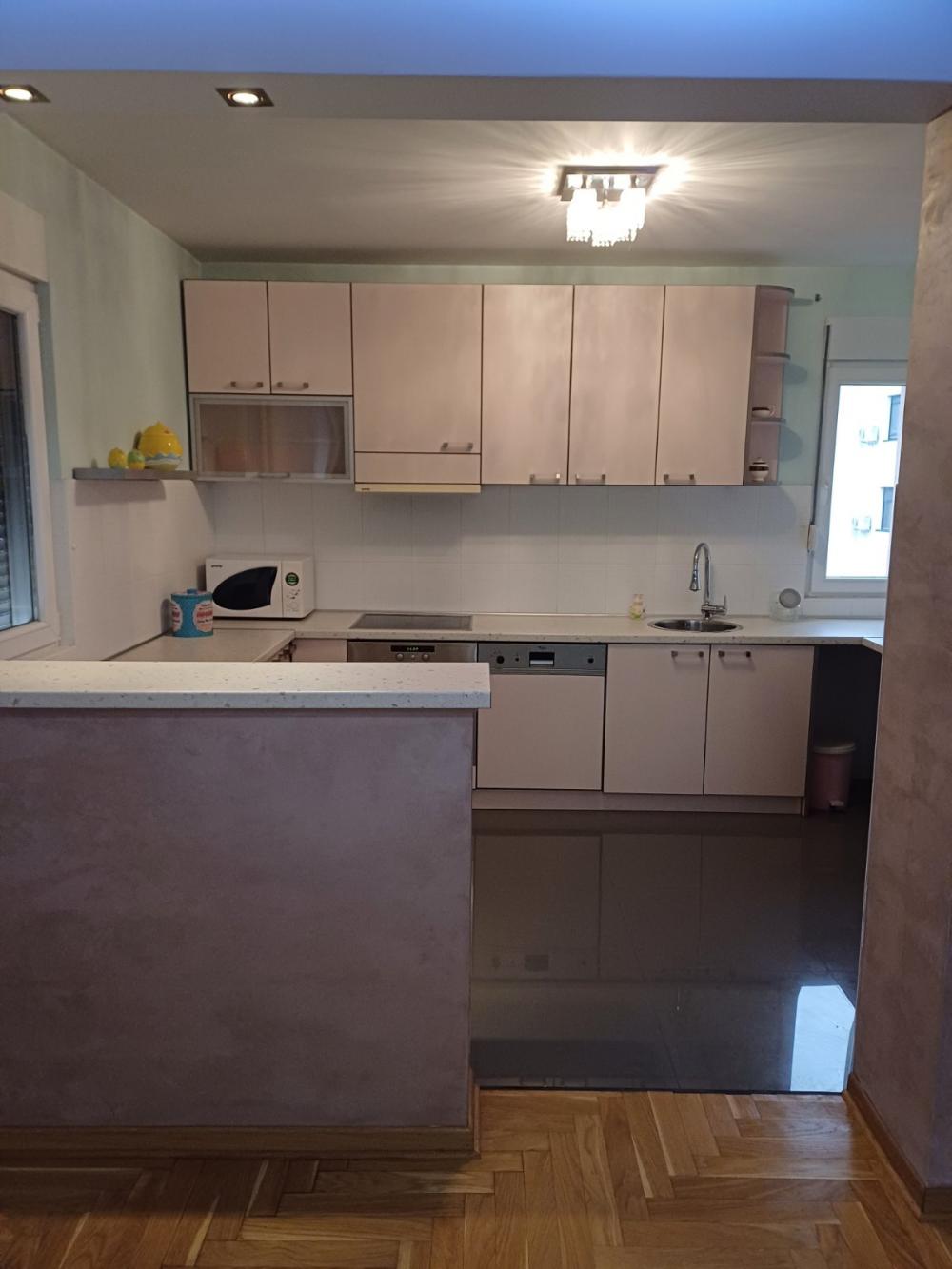 Stan na prodaju u Beogradu, Gornji grad, trosoban, 84m2, cena 304500 evra