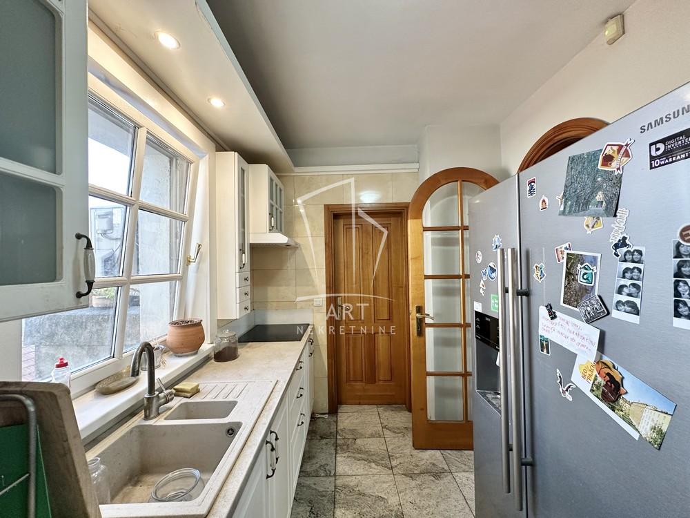 Stan na prodaju u Beogradu, Stari grad, cetvorosoban, 114m2, cena 350000 evra