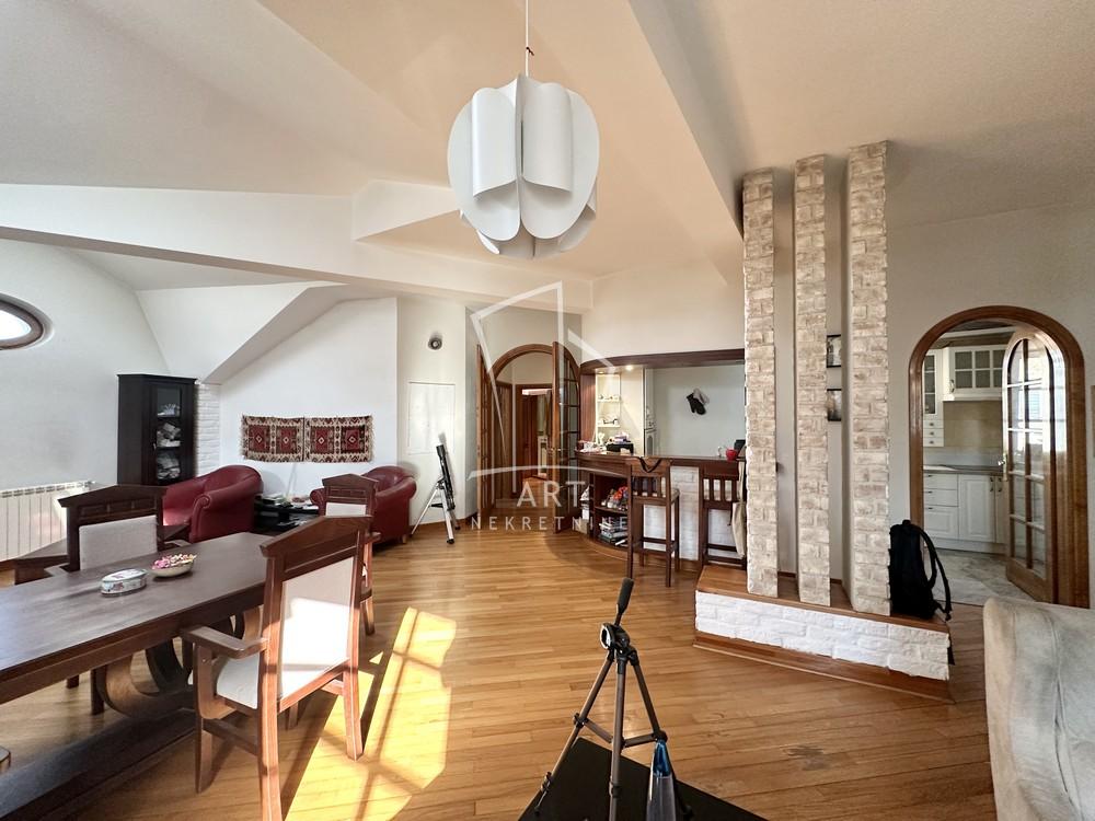 Stan na prodaju u Beogradu, Stari grad, cetvorosoban, 114m2, cena 350000 evra