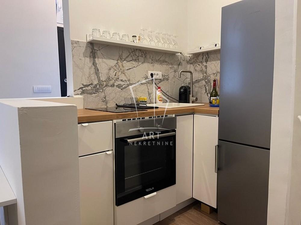 Stan na prodaju u Beogradu, Stari grad, 23m2, cena 145000 evra