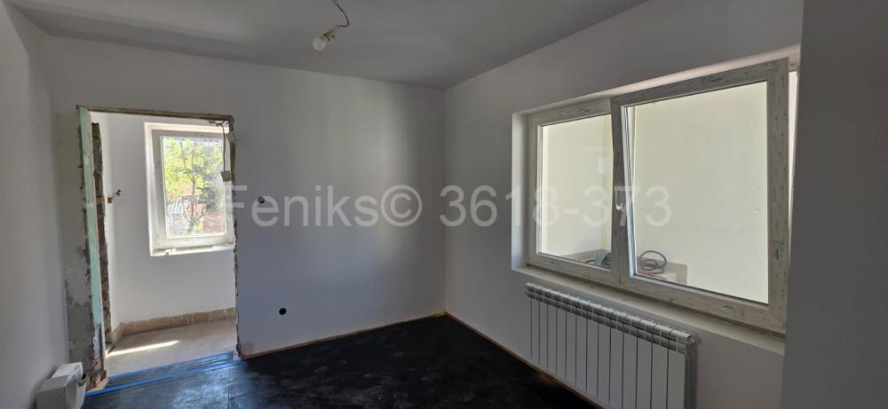 Stan na prodaju u Beogradu, Kaluđerica, trosoban, 73m2, cena 114000 evra