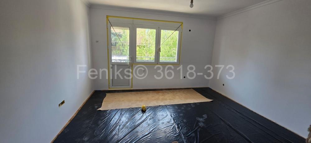 Stan na prodaju u Beogradu, Kaluđerica, troiposoban, 90m2, cena 145000 evra