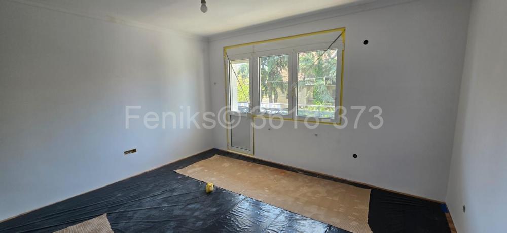 Stan na prodaju u Beogradu, Kaluđerica, troiposoban, 90m2, cena 145000 evra