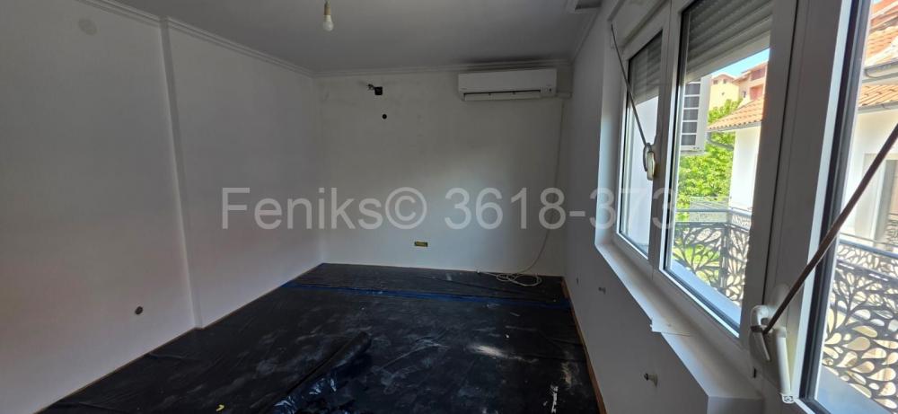 Stan na prodaju u Beogradu, Kaluđerica, troiposoban, 90m2, cena 145000 evra