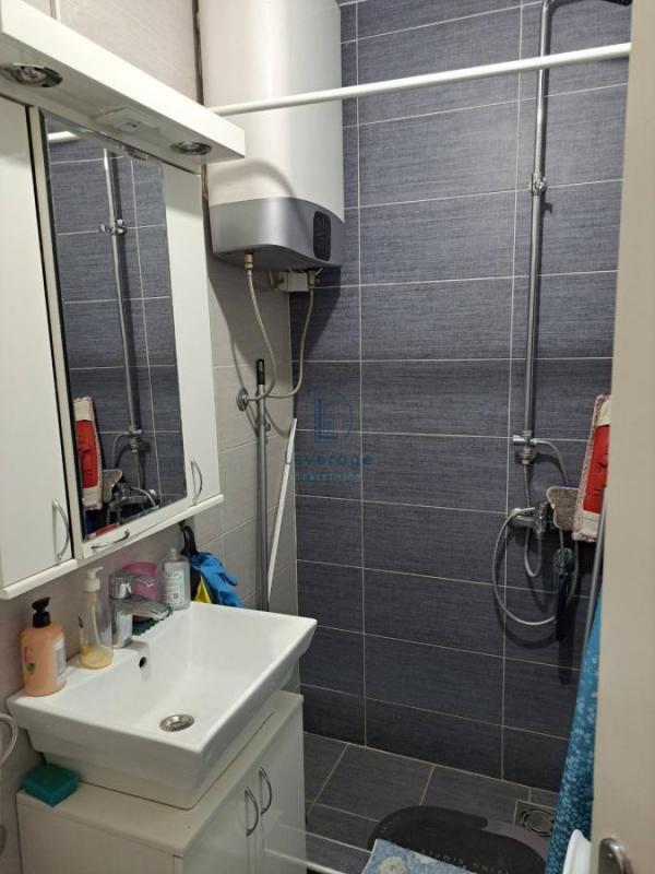 Stan na prodaju u Beogradu, Labudovo brdo, dvoiposoban, 42m2, cena 117000 evra