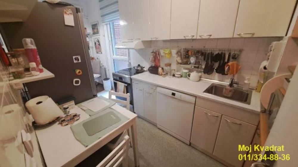 Stan na prodaju u Beogradu, Vukov spomenik, jednoiposoban, 42m2, cena 188000 evra
