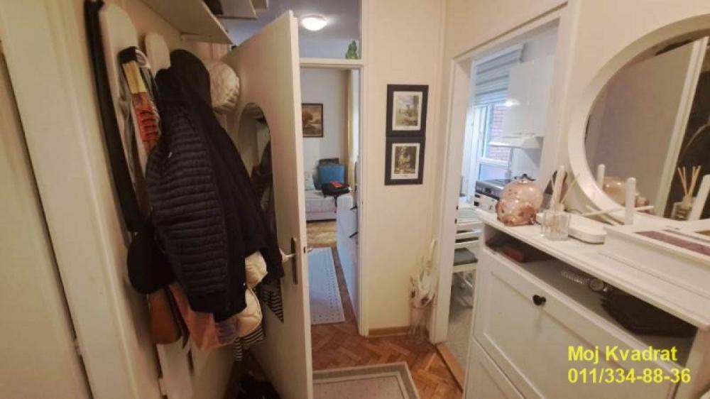 Stan na prodaju u Beogradu, Vukov spomenik, jednoiposoban, 42m2, cena 188000 evra