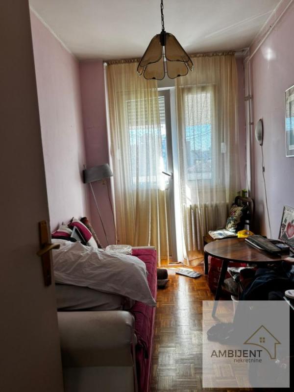 Stan na prodaju u Beogradu, Zemun, dvoiposoban, 69m2, cena 320000 evra
