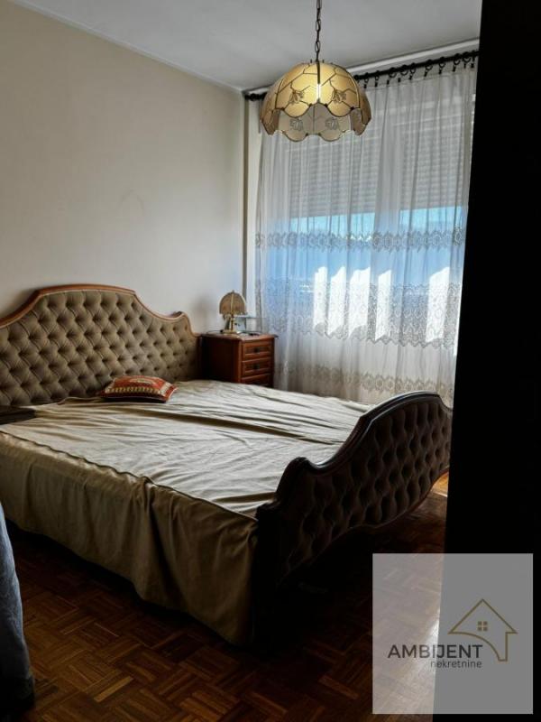 Stan na prodaju u Beogradu, Zemun, dvoiposoban, 69m2, cena 320000 evra