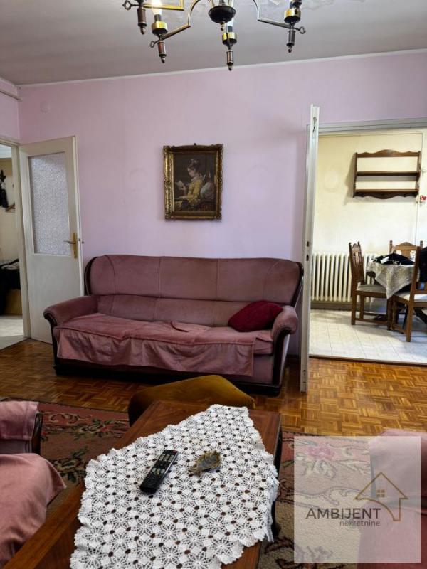 Stan na prodaju u Beogradu, Zemun, dvoiposoban, 69m2, cena 320000 evra