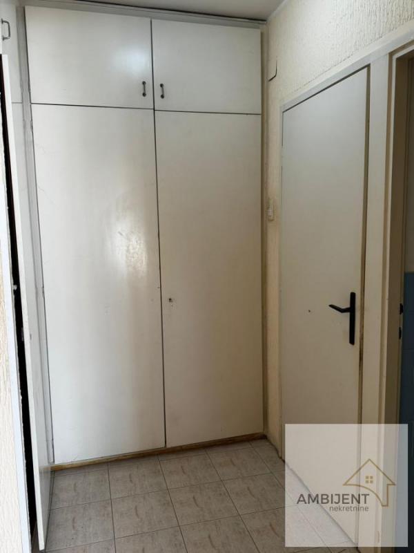 Stan na prodaju u Beogradu, Zemun, dvoiposoban, 69m2, cena 320000 evra