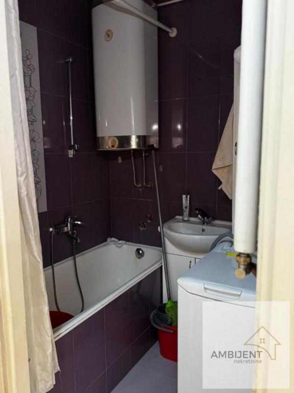 Stan na prodaju u Beogradu, Zemun, dvoiposoban, 69m2, cena 320000 evra