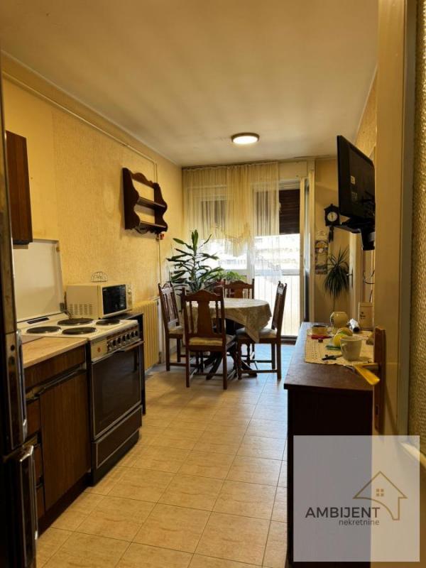 Stan na prodaju u Beogradu, Zemun, dvoiposoban, 69m2, cena 320000 evra