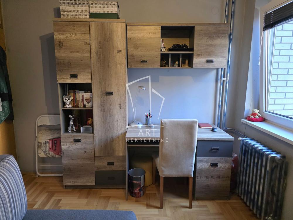 Stan na prodaju u Beogradu, Banovo brdo, dvoiposoban, 51m2, cena 180000 evra