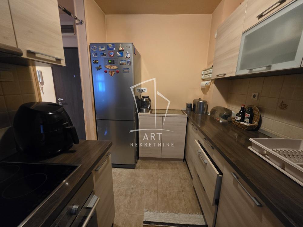 Stan na prodaju u Beogradu, Banovo brdo, dvoiposoban, 51m2, cena 180000 evra