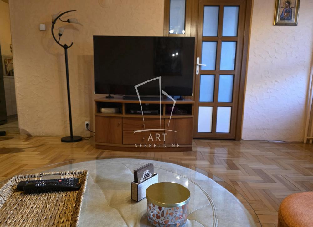 Stan na prodaju u Beogradu, Banovo brdo, dvoiposoban, 51m2, cena 180000 evra