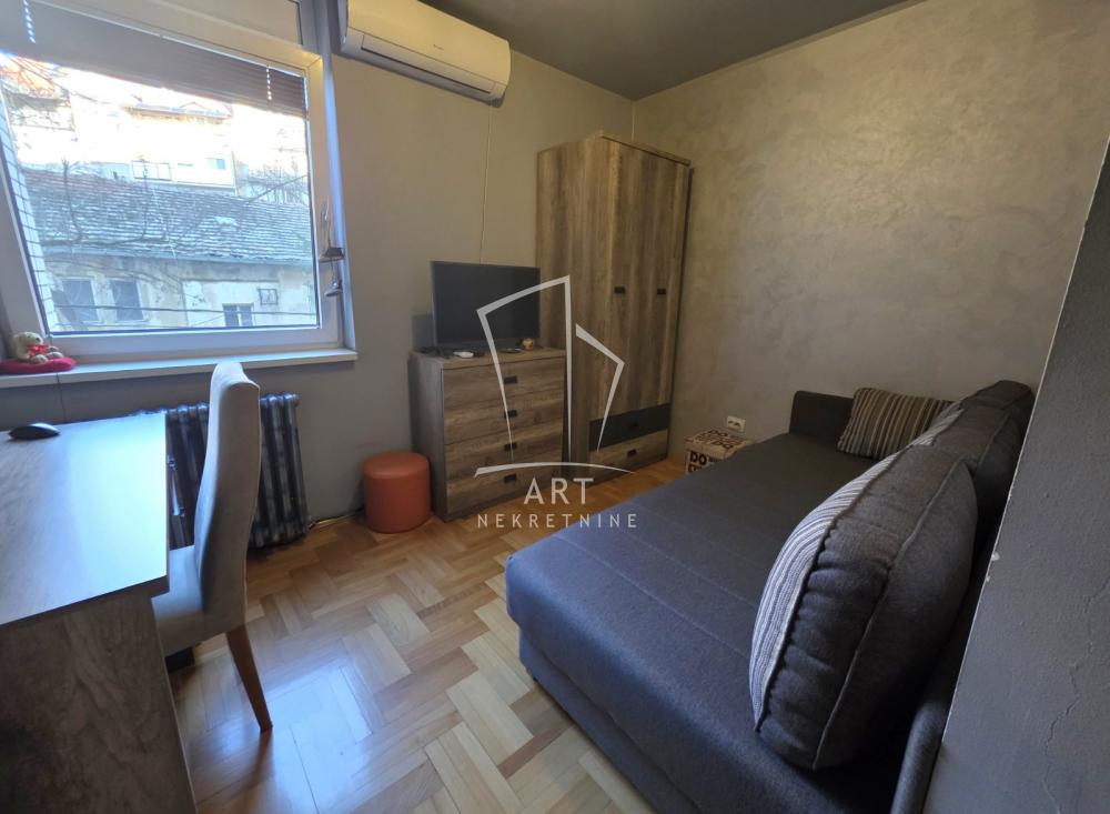 Stan na prodaju u Beogradu, Banovo brdo, dvoiposoban, 51m2, cena 180000 evra