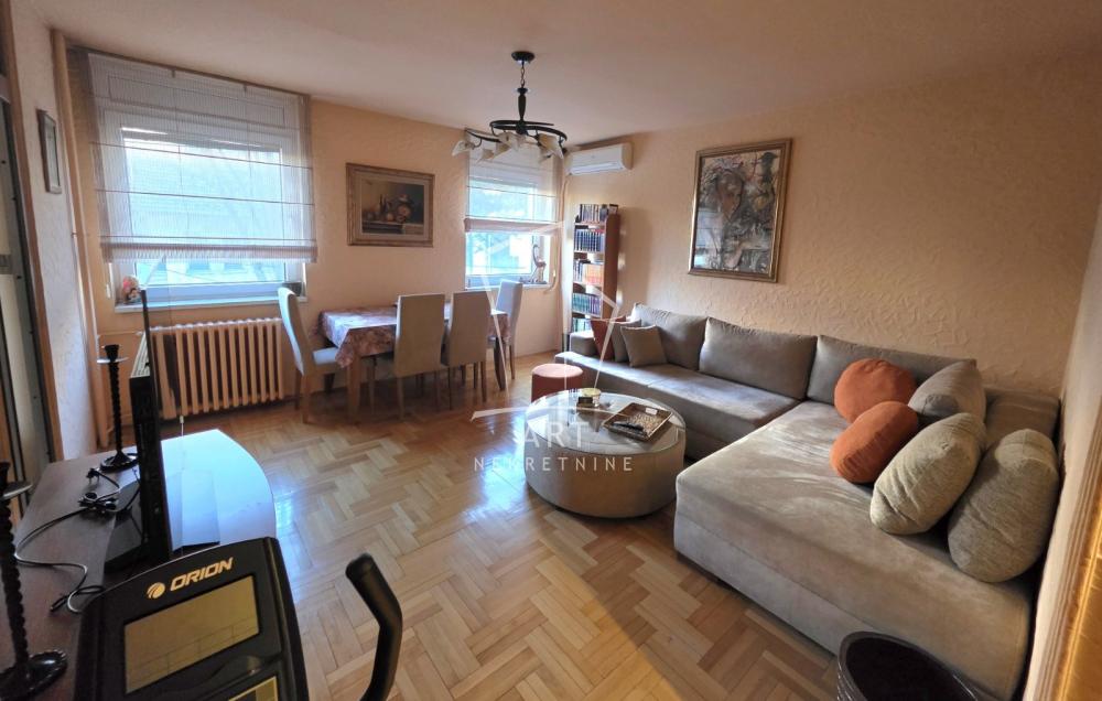 Stan na prodaju u Beogradu, Banovo brdo, dvoiposoban, 51m2, cena 180000 evra