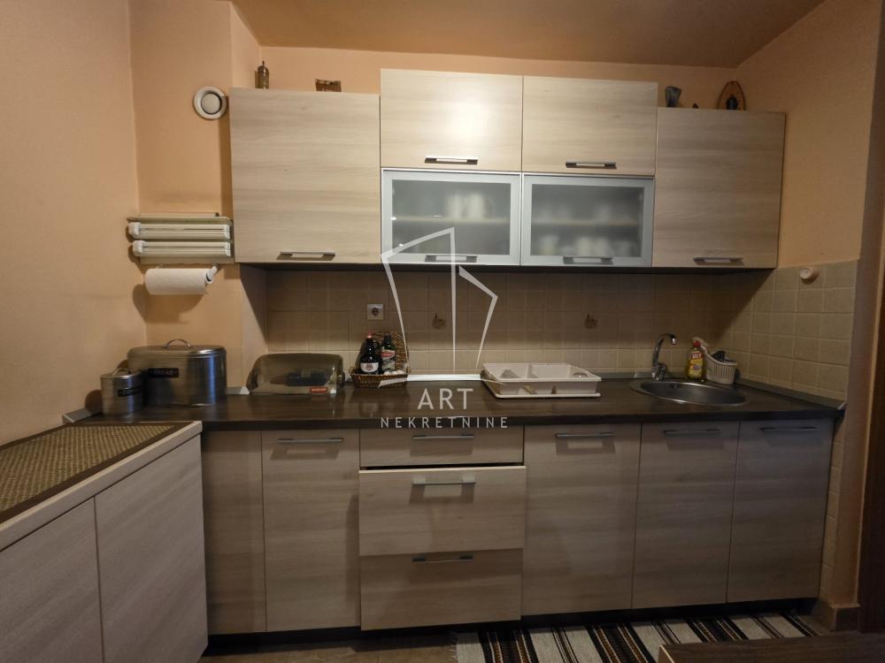 Stan na prodaju u Beogradu, Banovo brdo, dvoiposoban, 51m2, cena 180000 evra