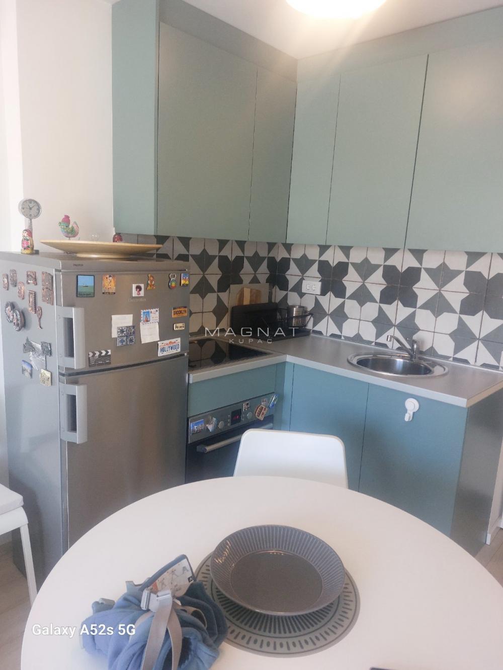 Stan na prodaju u Beogradu, Stari grad, jednoiposoban, 31m2, cena 175000 evra