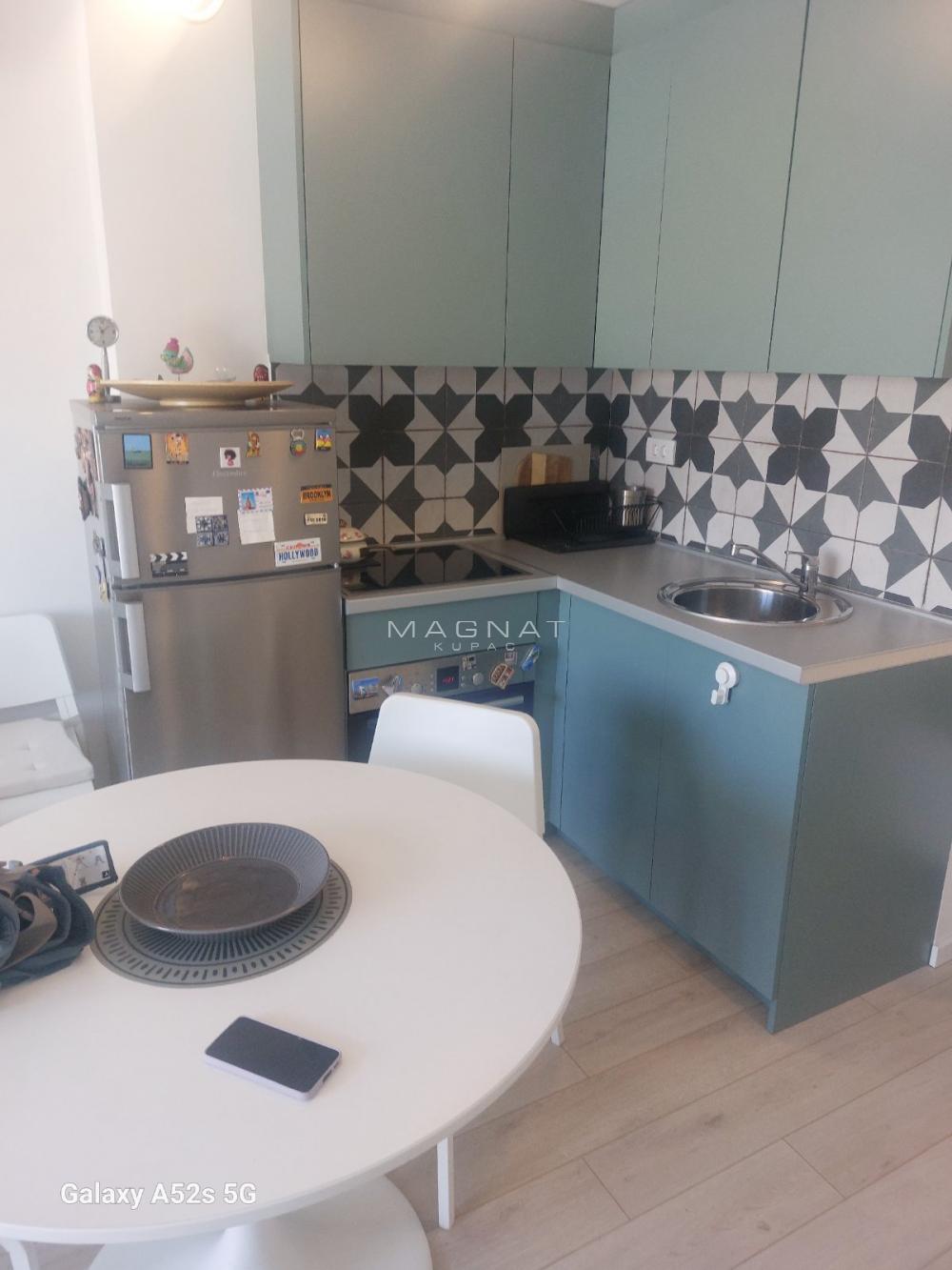 Stan na prodaju u Beogradu, Stari grad, jednoiposoban, 31m2, cena 175000 evra