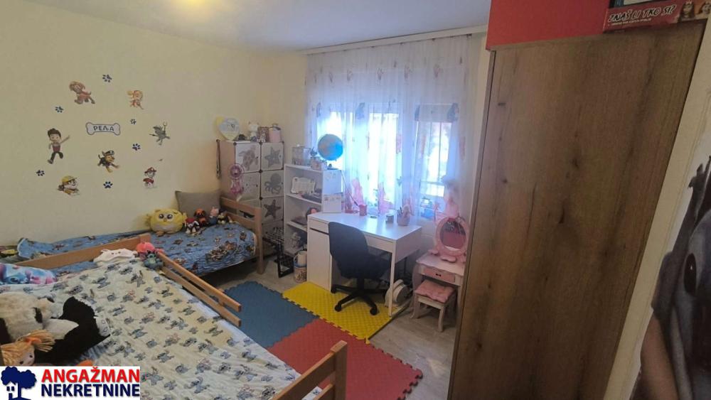 Stan na prodaju u Beogradu, Kaluđerica, trosoban, 74m2, cena 149000 evra