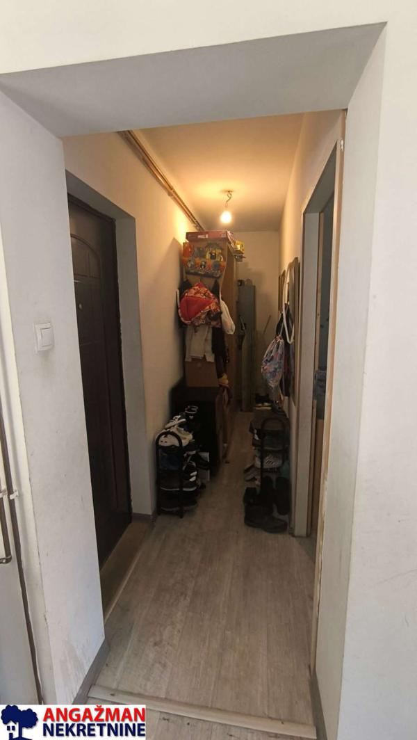 Stan na prodaju u Beogradu, Kaluđerica, trosoban, 74m2, cena 149000 evra