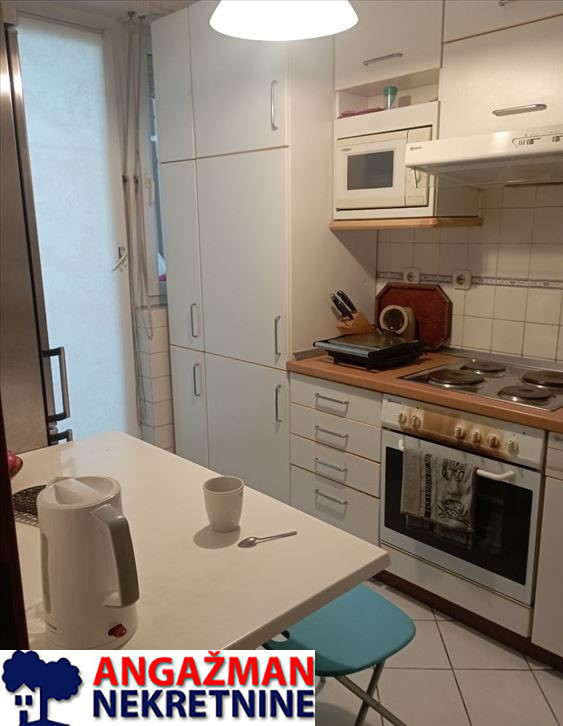 Stan na prodaju u Beogradu, Vračar (Centar), cetvorosoban, 103m2, cena 460000 evra