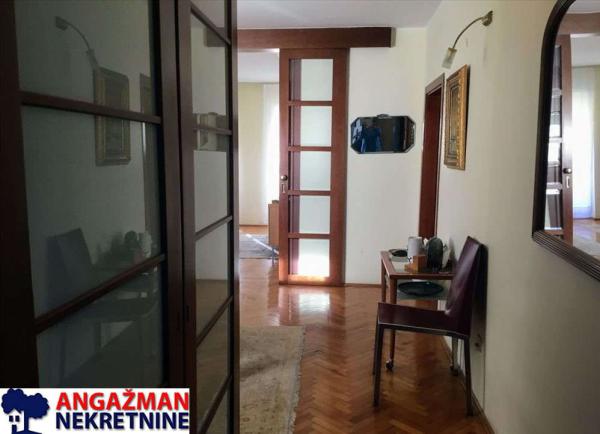 Stan na prodaju u Beogradu, Vračar (Centar), cetvorosoban, 103m2, cena 460000 evra